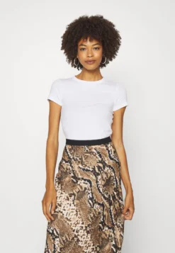 Anna Field 2 Pack - T-Shirt Basic - White/Black 9 Anna Field 2 Pack - T-Shirt Basic - White/Black -Anna Field 17265aa2e8a64fcdb619d6c67b90b54e scaled