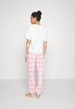 Anna Field Pyjama - Pink -Anna Field 3261d25e245c4b5caf2d91022beb0549 scaled
