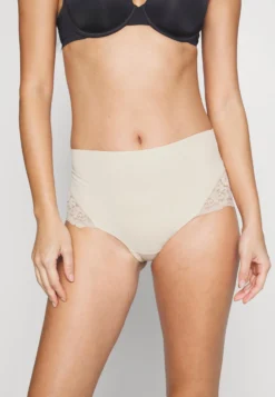 Anna Field -Anna Field 5c45bae2de0541d2aca15661baadcedf scaled