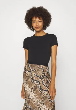 Anna Field 2 Pack - T-Shirt Basic - White/Black 11 Anna Field 2 Pack - T-Shirt Basic - White/Black -Anna Field 6be78dc0fc6f4f2fa77c4ba07785597b scaled