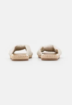 Anna Field Muiltjes - White -Anna Field aa6a00a486dc4f92accccf8b4a8ba983 scaled